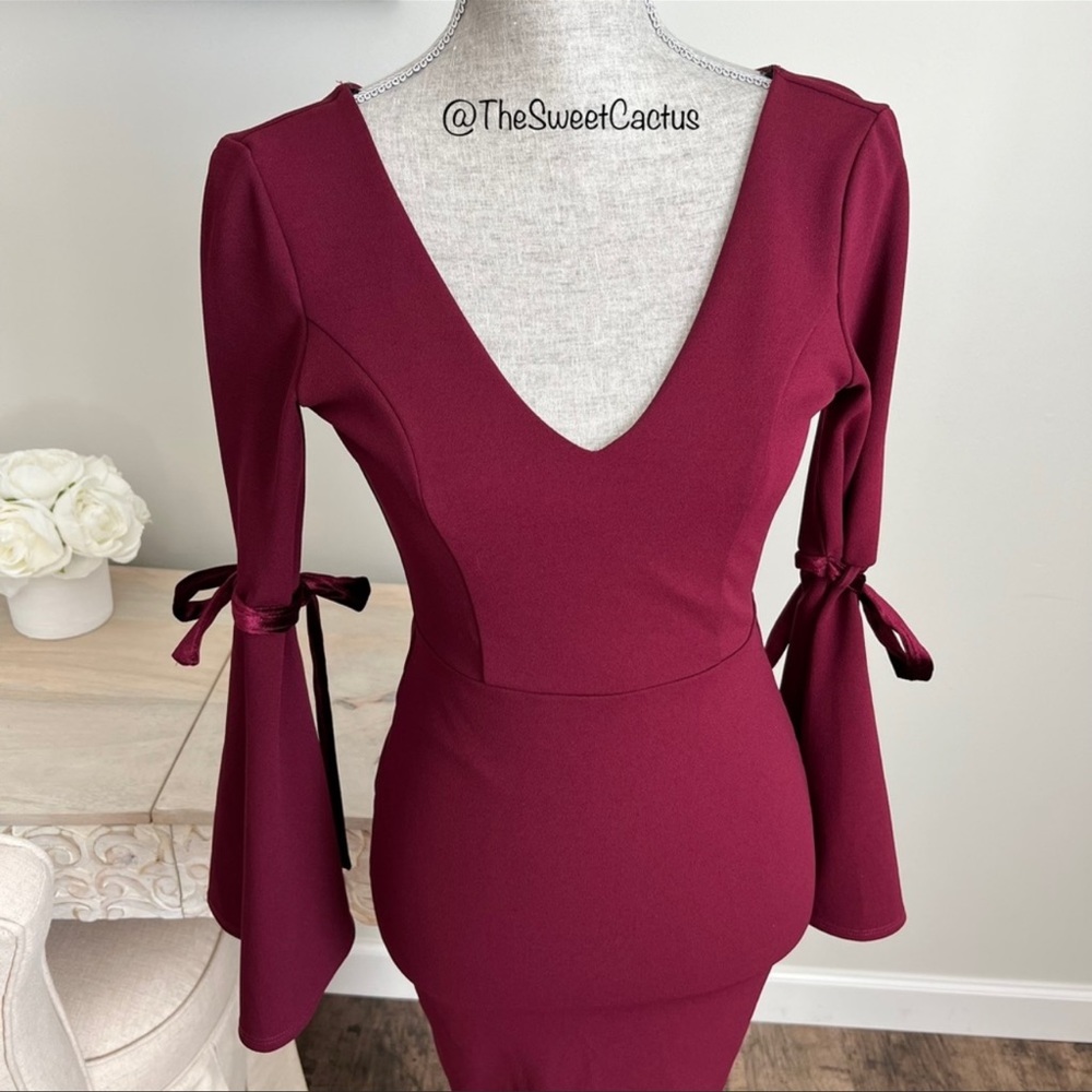 Lulu’s Once In A While Bell Sleeve Velvet Tie V Neck Mini Dress XS Dark Red - Picture 6 of 17
